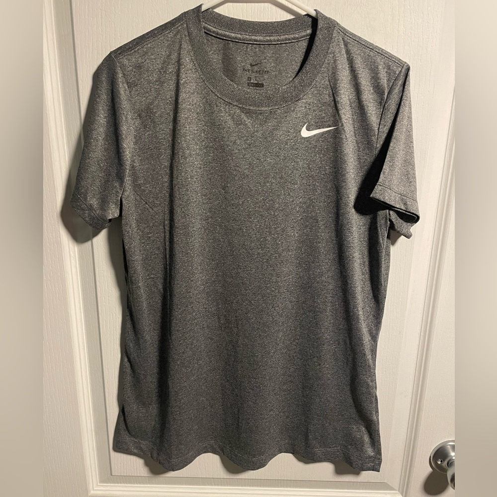 Women’s Nike Classic Dri-Fit Tee, Classic T-Shirt, Heathered Charcoal Gray, M